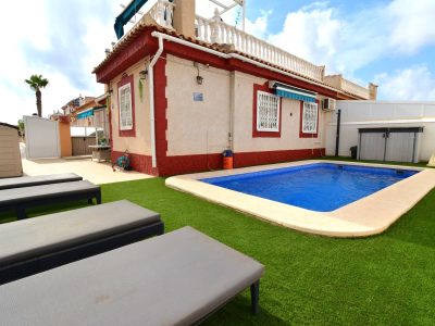 South-facing 2-bedroom quad villa with private pool and solarium in Orihuela Costa, Playa Flamenca